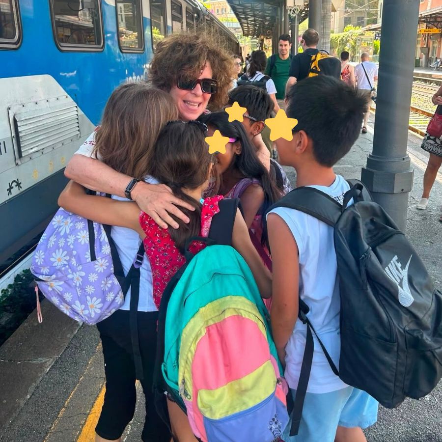 Volontaria Associazione CAF con i bambini accolti